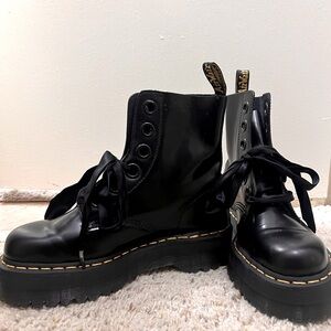 Size 9 Dr marten Molly boots!